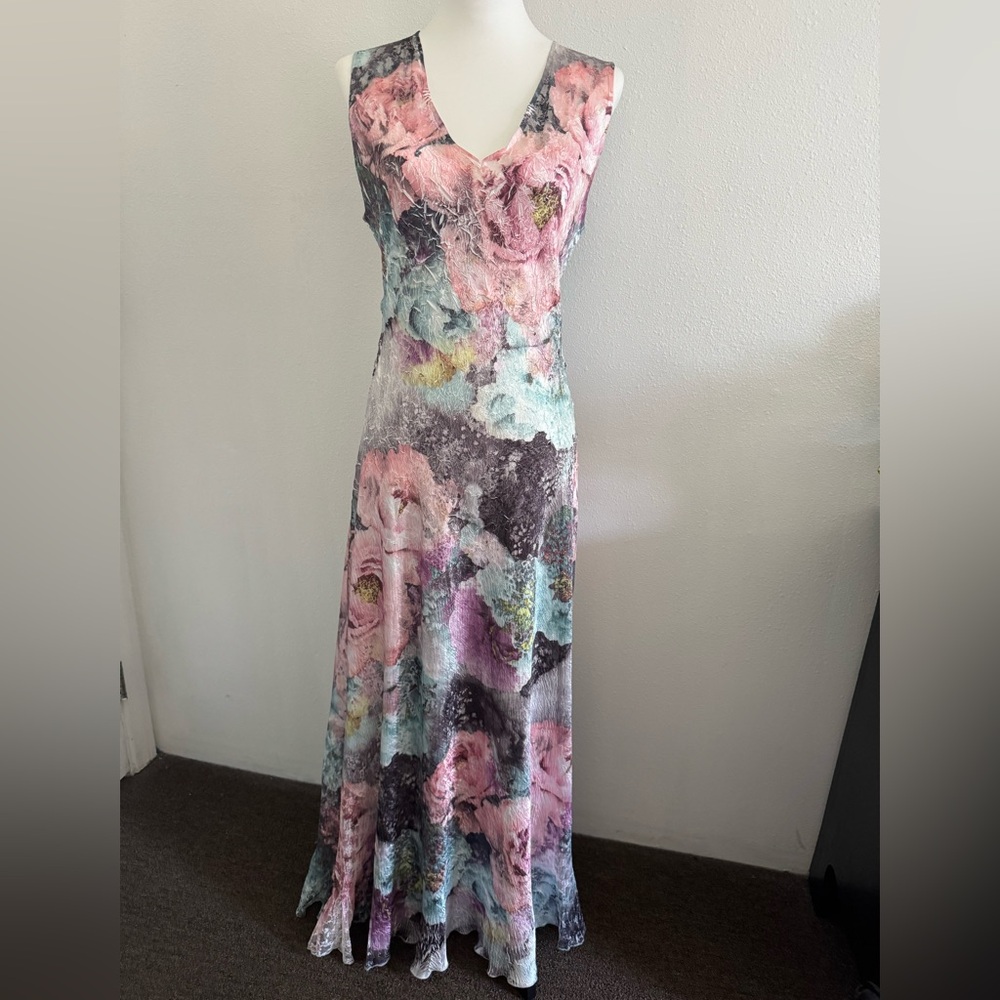 Komarov Charmeuse V-Neck Lace Up Back Crinkle Stretch Pink Blue Floral Maxi